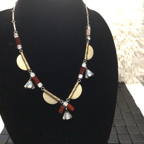 Jewelry - Vivi Genuine Crystal Necklace Silver In Gold. Costume jewelry